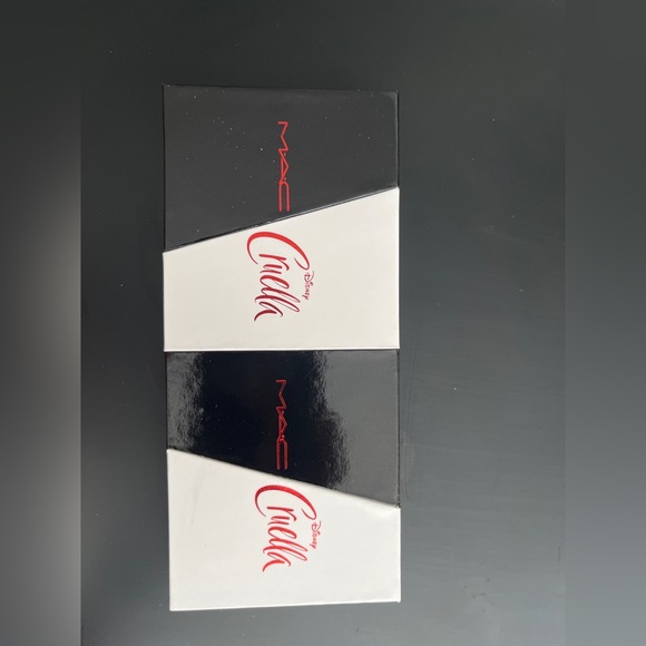 Mac Cosmetics Cruella Eyeshadow Palette - Picture 3 of 6